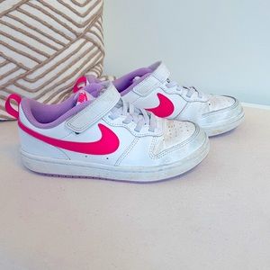 Girls Nike size 13.5 Court Tennis Sneakers White Pink Purple